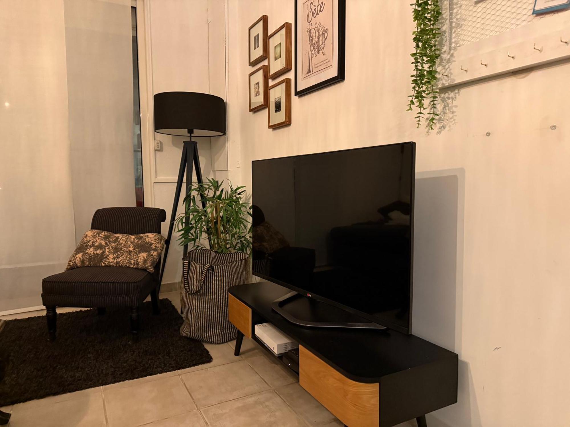 Le J&J Appartement Spacieux Climatise En Centre Ville Sete Ngoại thất bức ảnh
